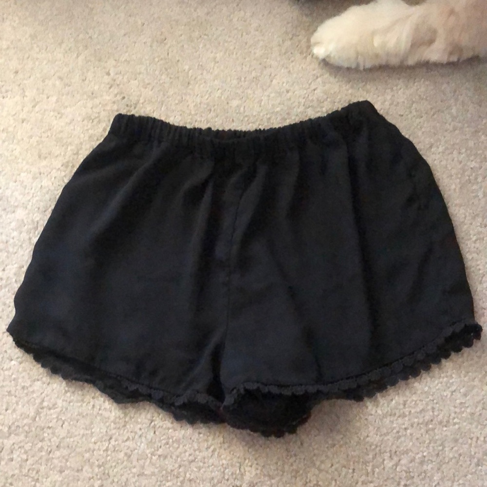 Brandy Melville black shorts w cute pattern
